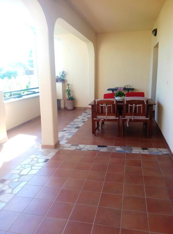 Linea Mare Apartment Ровинь Экстерьер фото