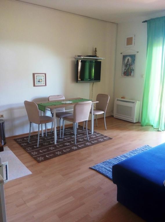 Linea Mare Apartment Ровинь Экстерьер фото
